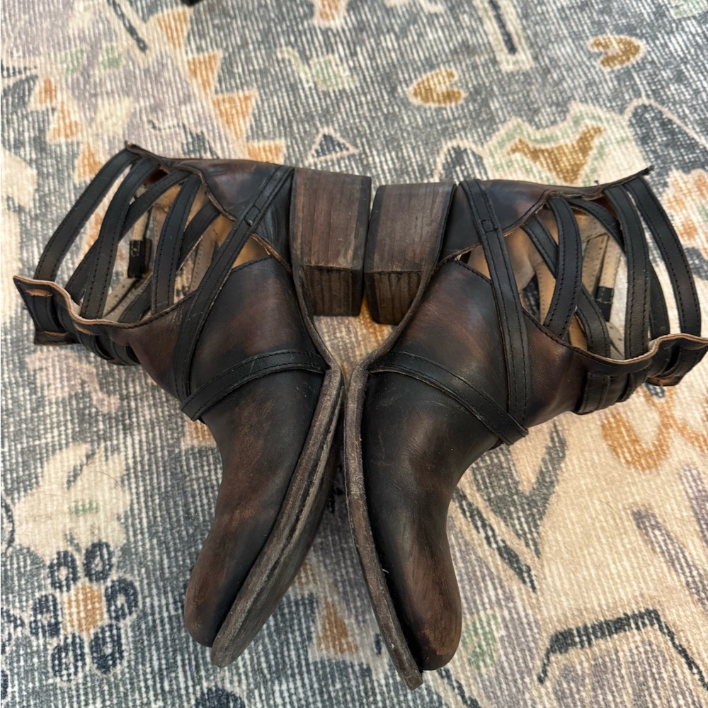 Freebird Distressed Black and Brown Ankle Boots - Picture 4 of 11